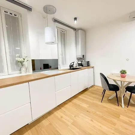 Le Cin Et Chic Videoprojecteur Popcorn Netflix Apartment
