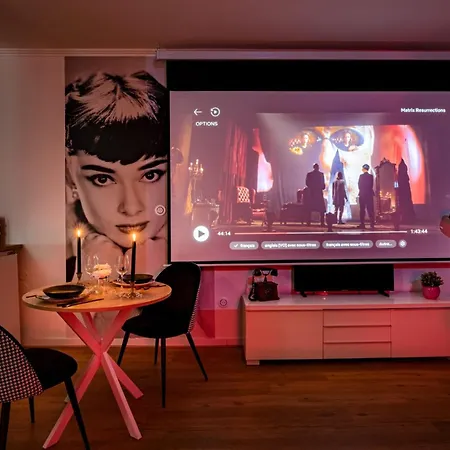 Apartment Le Cin Et Chic Videoprojecteur Popcorn Netflix