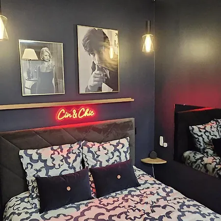 Apartment Le Cin Et Chic Videoprojecteur Popcorn Netflix *